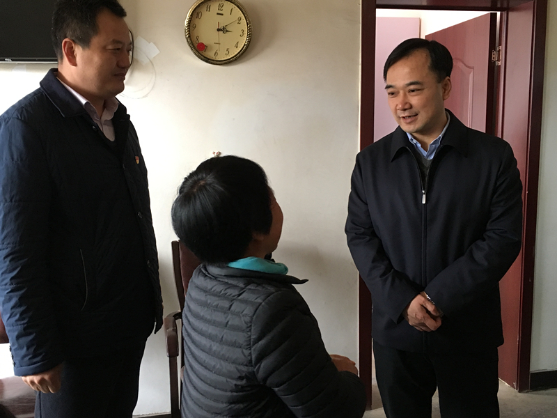 省发展改革委党组书记何雄赴卢氏栾川调研易地扶贫搬迁