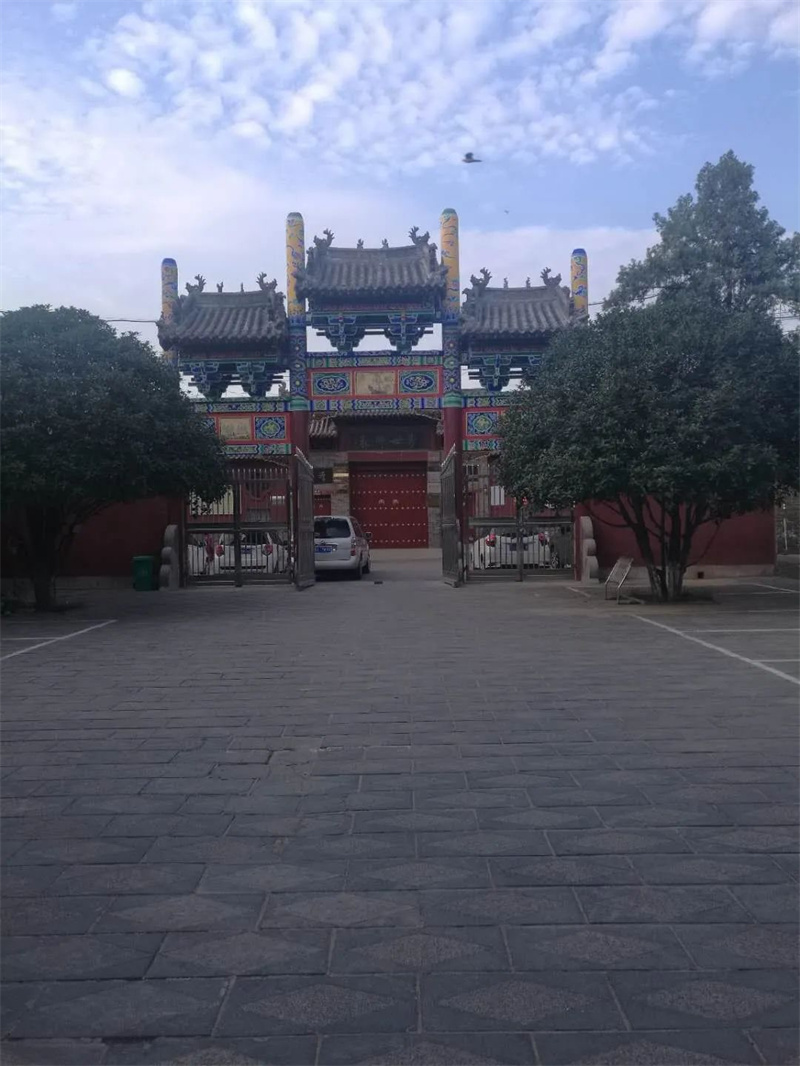 城内南部有魁星阁,准提庵,文昌宫,红门堂,南禅寺;城内中部 有文庙