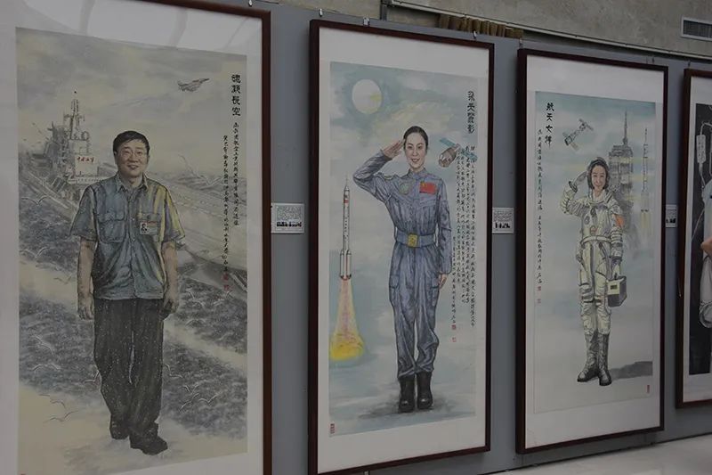 作 品 欣 赏《一代楷模》 200cm×195cm《巨匠——农业科学家袁隆平》