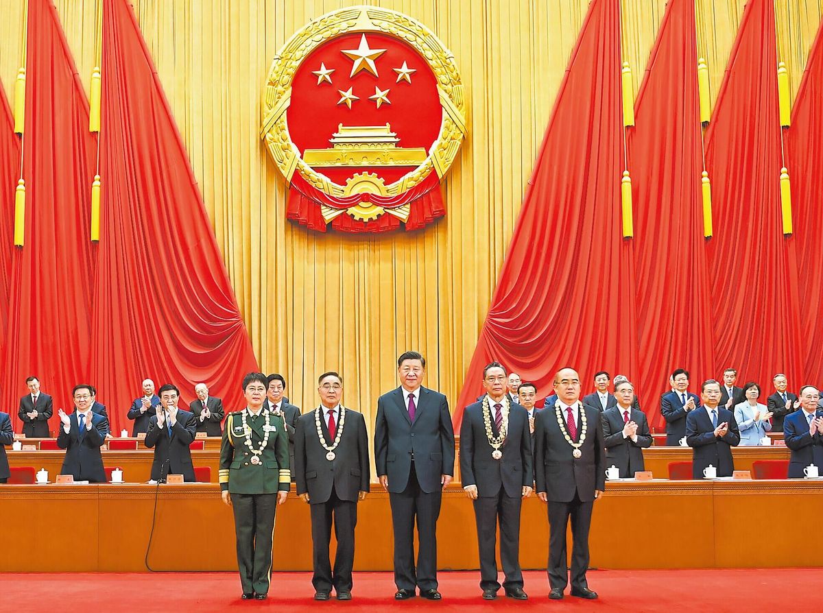 全国抗击新冠肺炎疫情表彰大会在京隆重举行,<br>习近平向国家勋章和国家荣誉称号获得者颁授勋章奖章<br>并发表重要讲话 <br>中国的抗疫斗争充分展现了中国精神中国力量中国担当 <br>李克强主持 栗战书宣读主席令 <br>王沪宁宣读表彰决定 汪洋赵乐际韩正王岐山出席 全国抗击新冠肺炎疫情表彰大会在京隆重举行,<br>习近平向国家勋章和国家荣誉称号获得者颁授勋章奖章<br>并发表重要讲话 <br>中国的抗疫斗争充分展现了中国精神中国力量中国担当 <br>李克强主持 栗战书宣读主席令 <br>王沪宁宣读表彰决定 汪洋赵乐际韩正王岐山出席