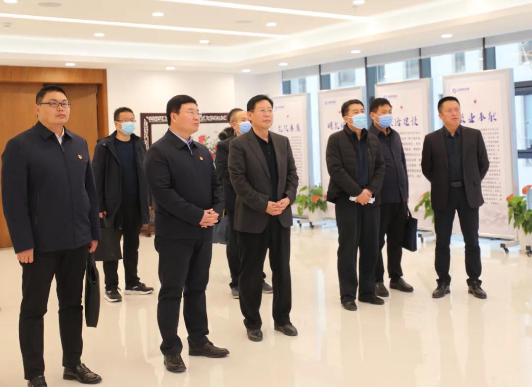 原阳县委书记刘兵到访中原再担保集团交流座谈