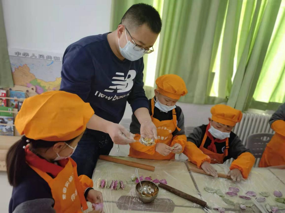 包饺子迎冬至