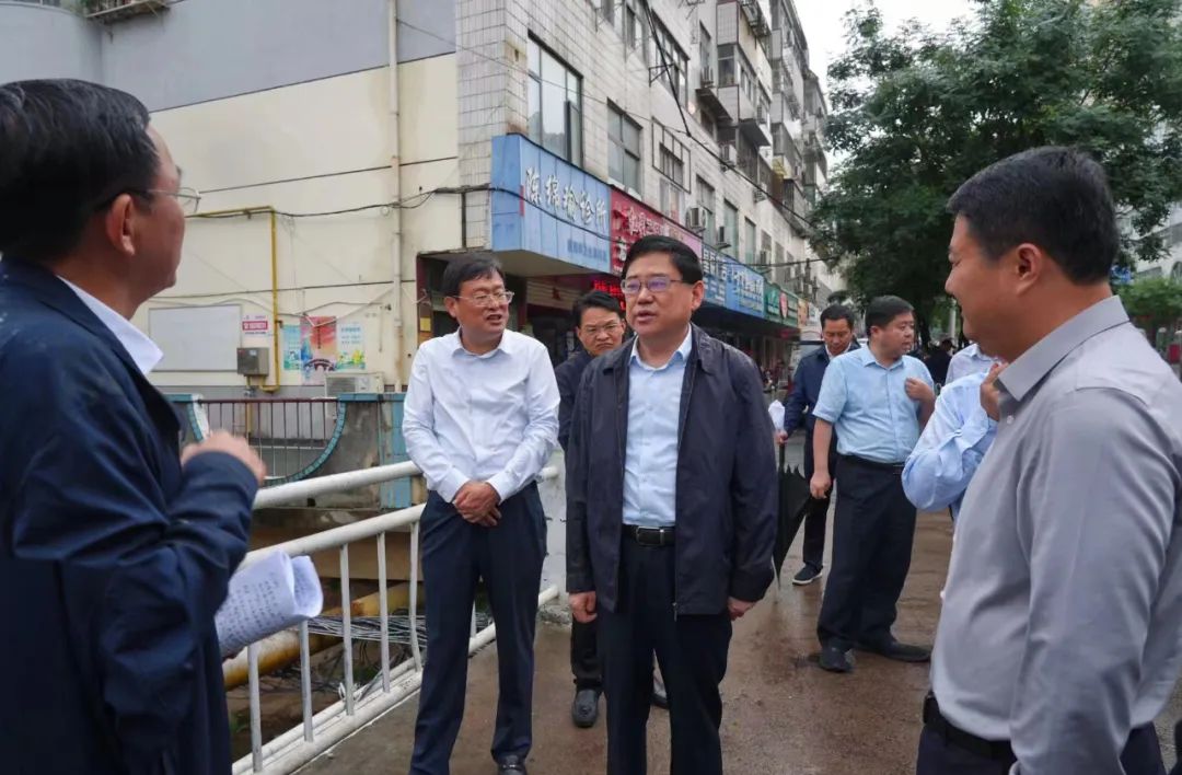 陳志偉檢查督導中心城區(qū)防汛備汛工作時強調 細化責任完善預案 排查隱患整改到位