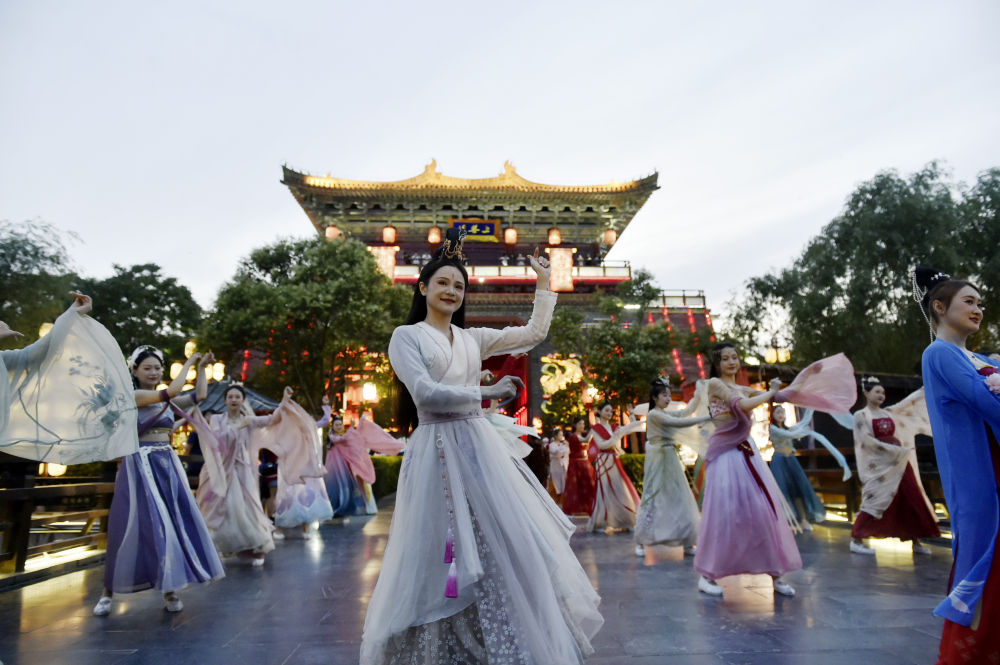 行走河南·读懂中国丨清明上河园：良宵烟火气