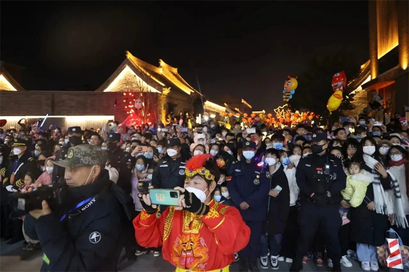 行走河南·读懂中国｜淇县朝歌老街：非遗社火迎新春