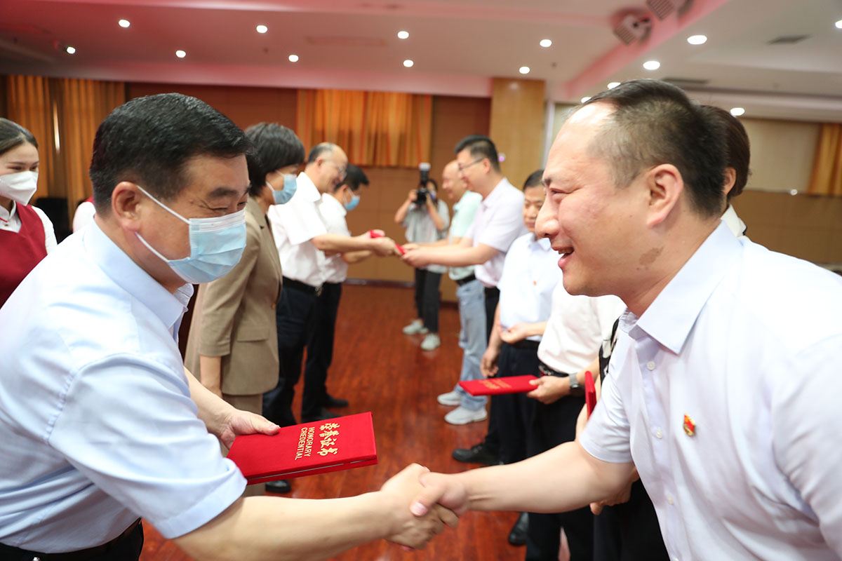 弘扬伟大建党精神 勇于战胜风险挑战   ——省卫生健康委召开庆祝中国共产党成立101周年大会