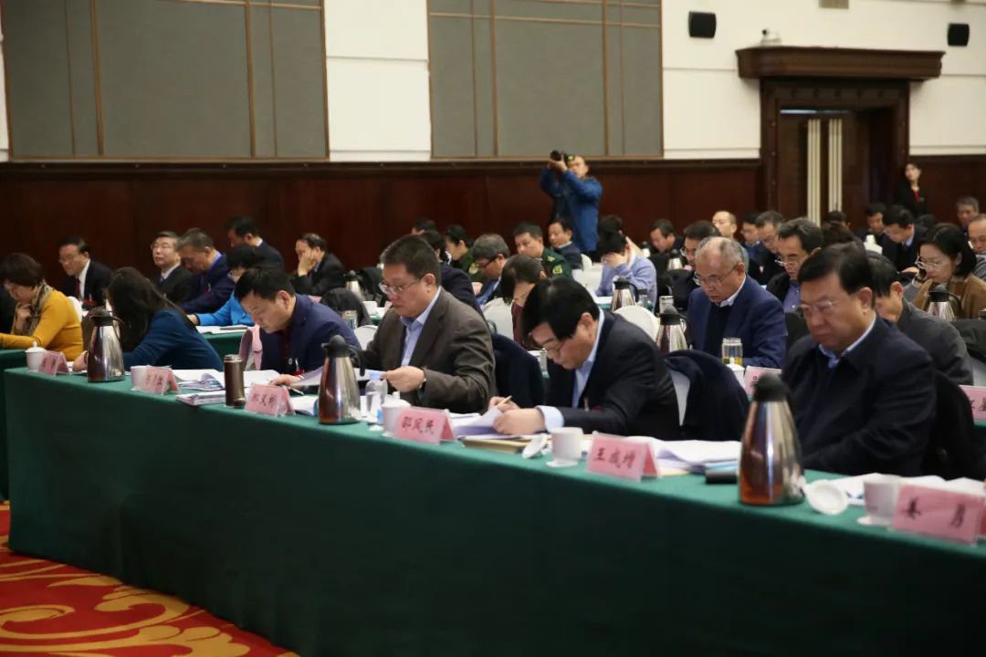 2024年全省卫生健康工作会议召开——坚持以科研为牵引做优做强医疗卫生事业 为中国式现代化建设河南实践筑牢健康根基