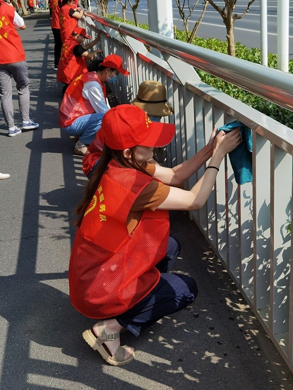 河南省统计局参加全城清洁志愿服务活动
