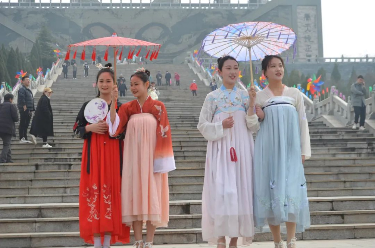 行走河南·读懂中国 | 2023年云梦山春季踏青节盛大开幕