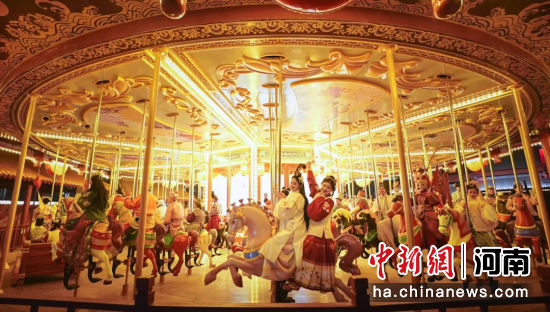 春满中原·老家河南 | 开封：清明上河园里过大年
