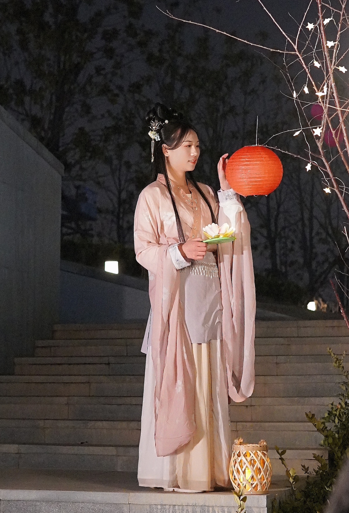 “灯火星河闹元宵”汉服同袍会暨河灯祈愿活动成功举办