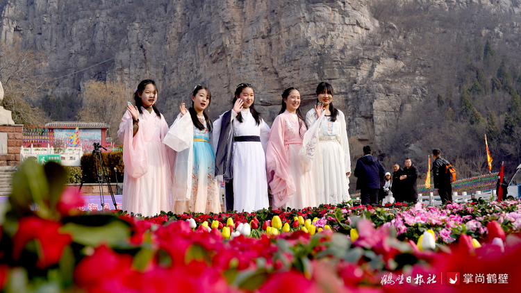 穿汉服免费游！淇县古灵山景区“花海风车节”开幕