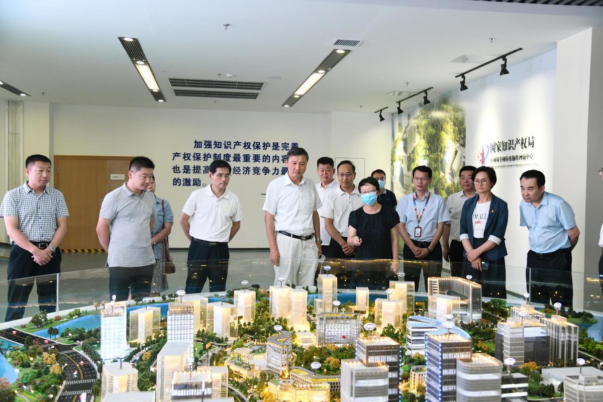 中国质量报刊社社长、党委书记李刚来豫调研