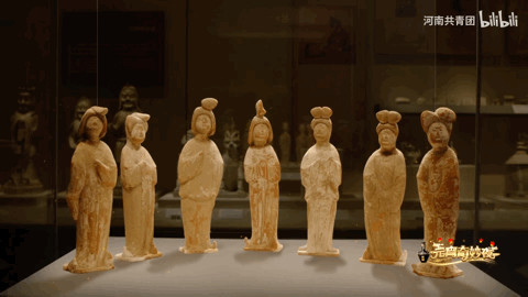 华春莹发推特点赞唐宫夜宴：唐俑复活起舞，就像时光倒流