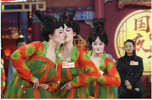 “唐宫小姐姐”亮相湖南卫视 河南卫视元宵奇妙夜晚会被赞“完全出圈”