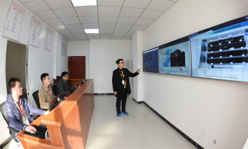 南召县大数据中心工作人员在处理、交换数据资源中共南召县委宣传部供图