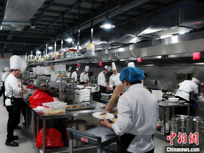 央媒看河南丨从果腹温饱到遍布全球“中国厨师之乡”的蝶变路