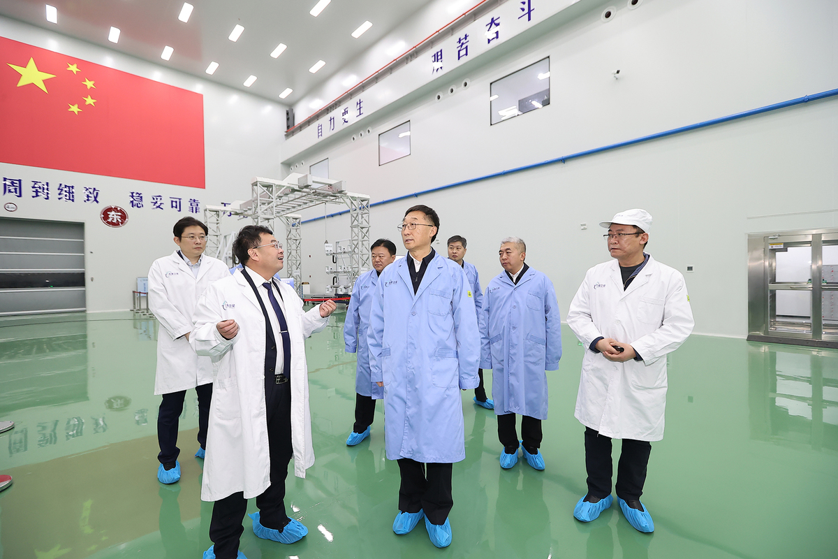 刘宁到鹤壁市调研产业转型等工作