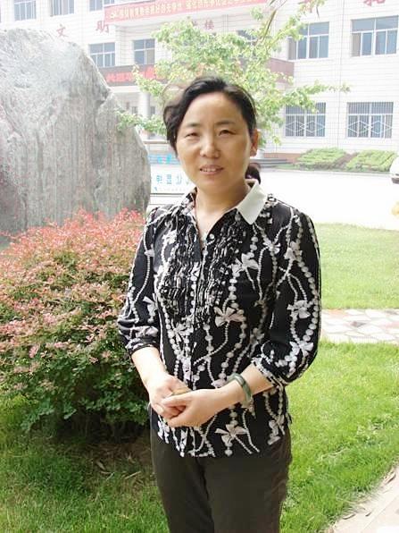 全国人大代表赵鸿涛加强普法教育工作