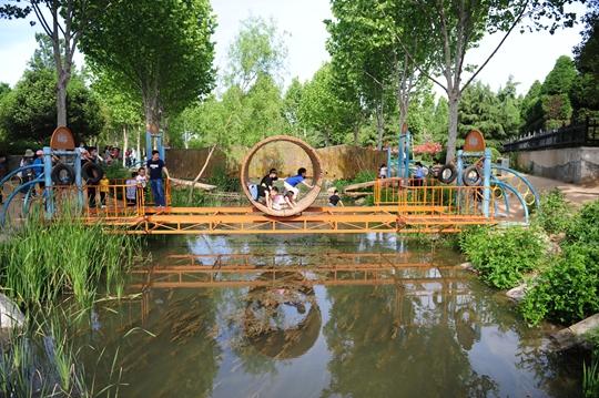 绿博园：花红柳绿翠意浓 夏日旅游正当时