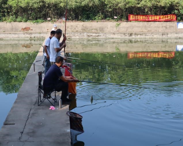漯河：举办军休干部钓鱼比赛活动