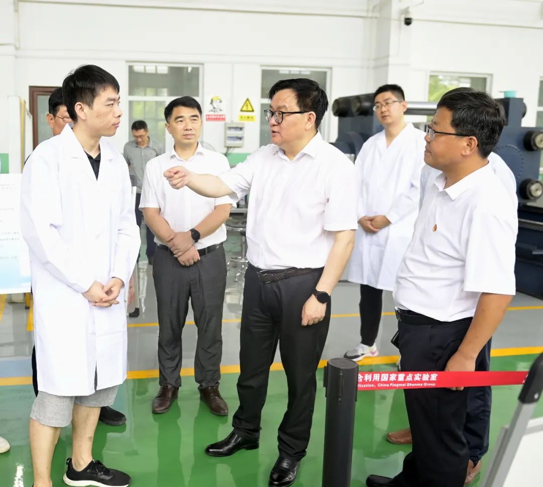 重庆大学领导到平煤神马集团参观调研