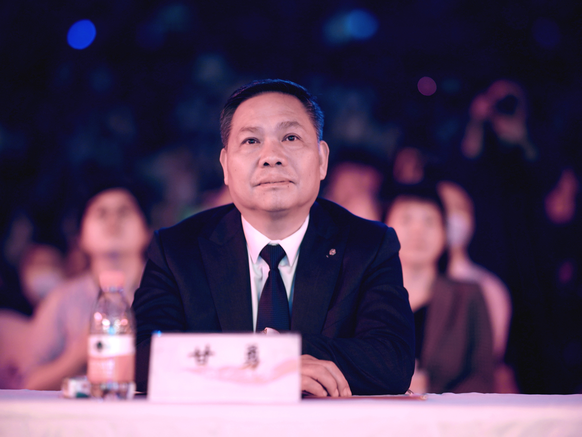 好老师不缺舞台！“因为有爱”师德师风主题思政课<br>暨感动中原年度教育人物、辅导员年度人物颁奖典礼举行