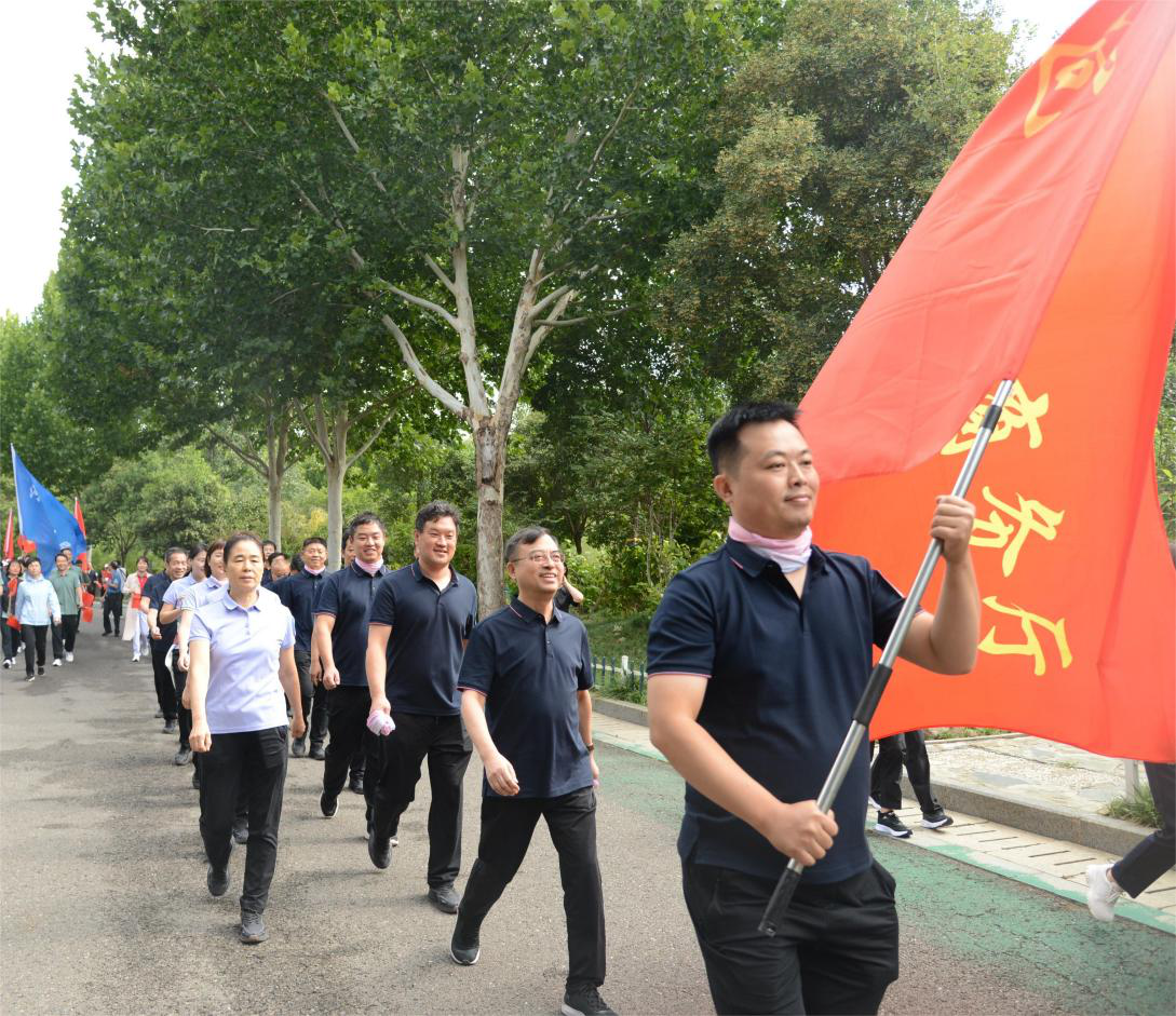 省商务厅参加省直机关第八届全民健身运动会启动仪式暨健步走活动