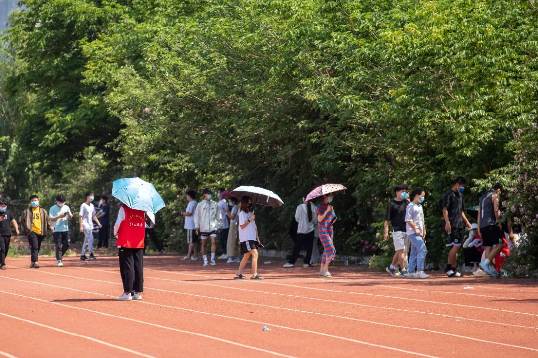 一个摄影老师眼中封闭在校的教学影像记录