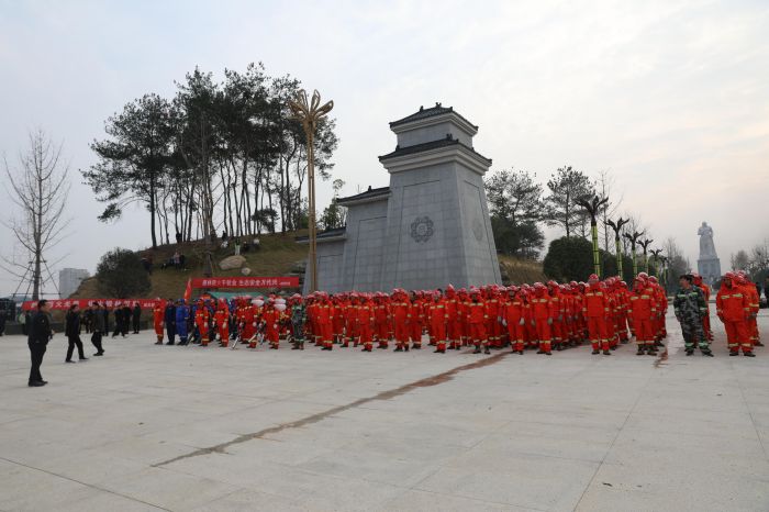 河南省应急管理厅森林火灾快速响应拉练活动在桐柏举行
