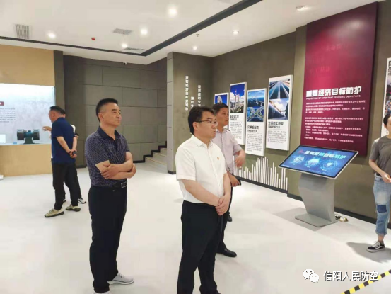 县政府办公室主任陈道华在县人防办主任许垣超的陪同下,到淮滨县人防