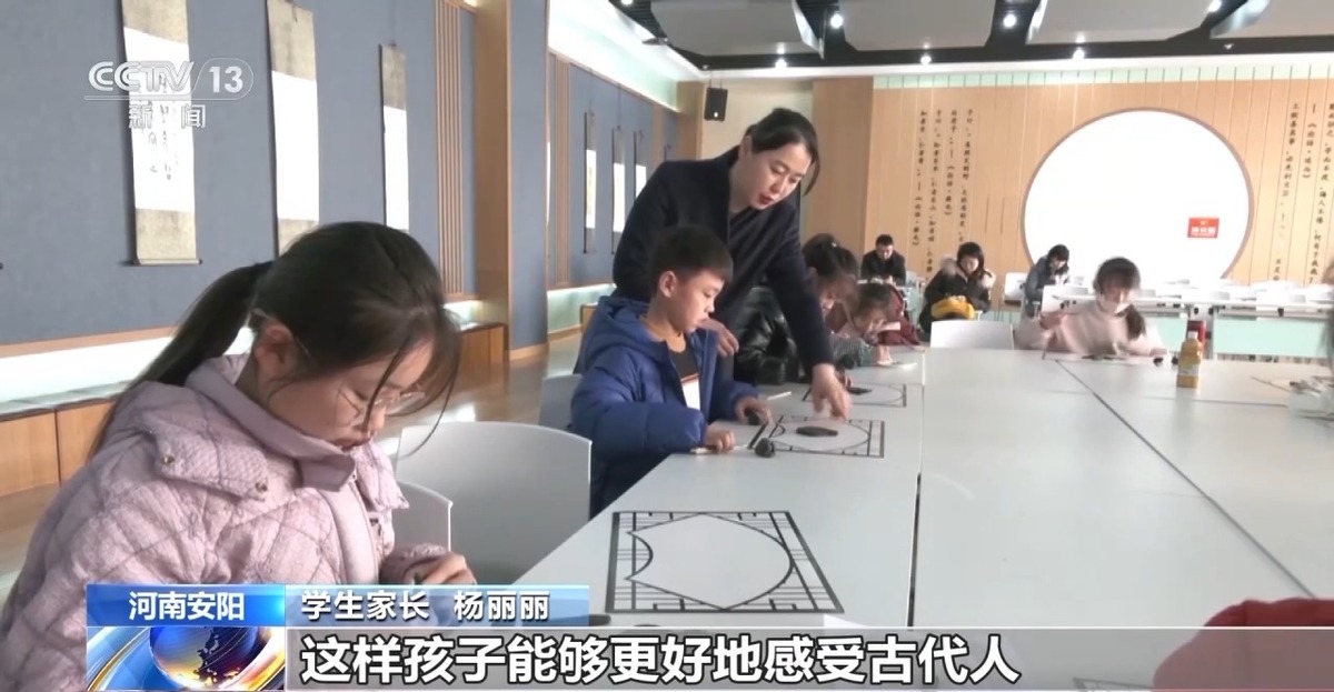 央媒观豫 | 听讲解、看实物、动手体验……一起到中国文字博物馆感受青铜器的魅力