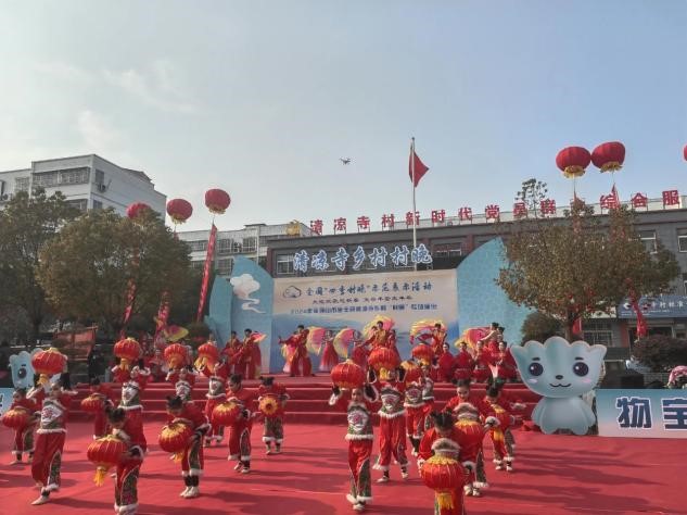 春满中原·老家河南丨“民星”当主角，河南“村晚”成乡村文旅流量密码