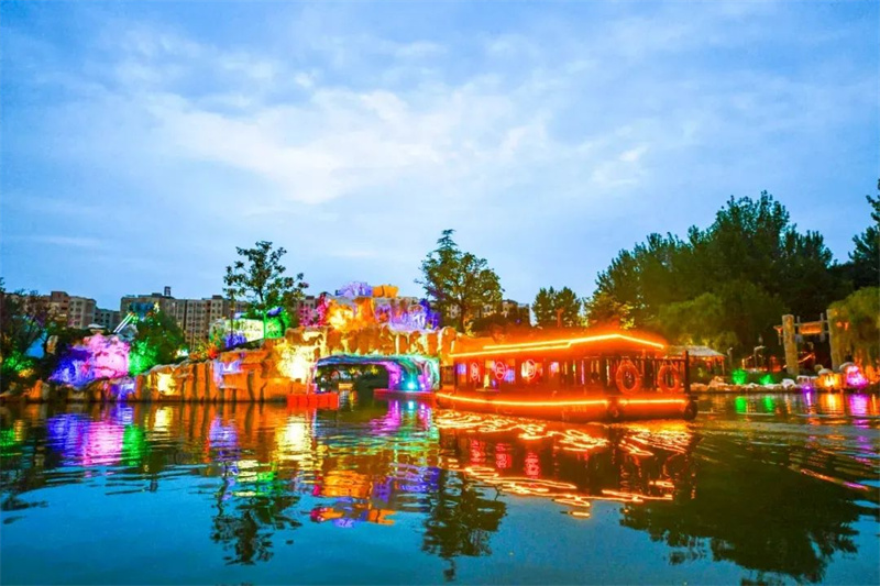 【行走河南·读懂中国】神州鸟园9月1日起开启周末夜间游模式