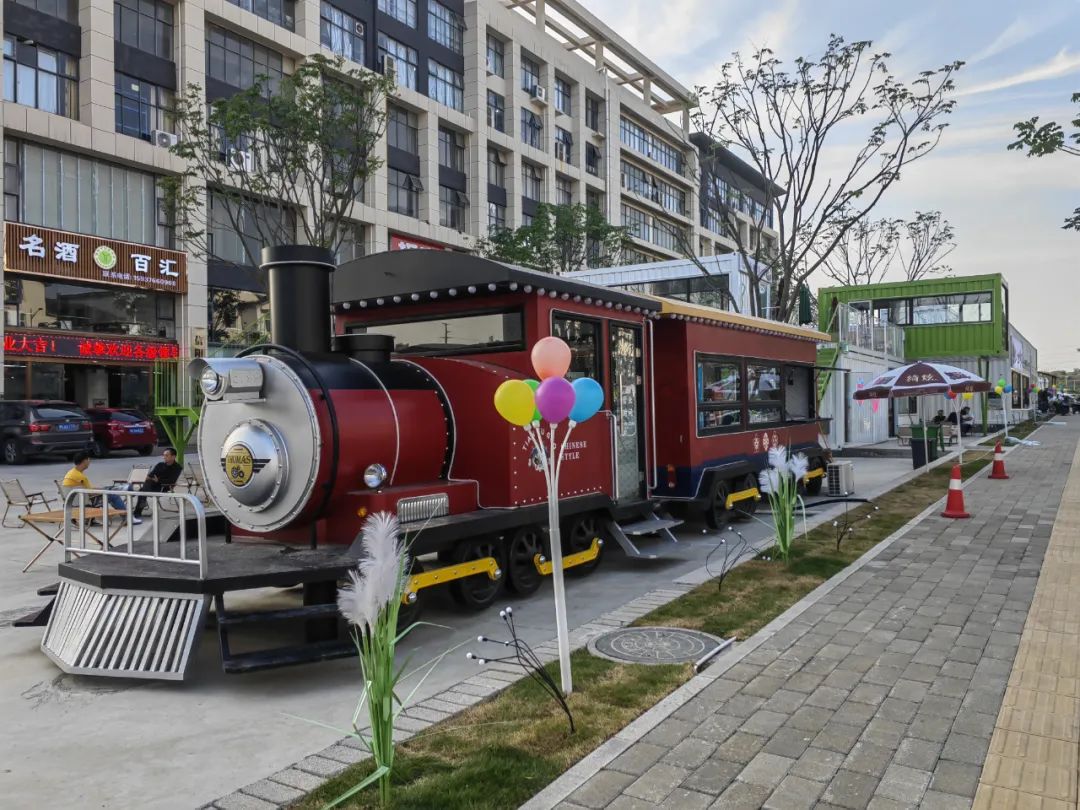 信阳市中心城区多街道打造特色消费经营区 <br>激发城市青春活力向美行！