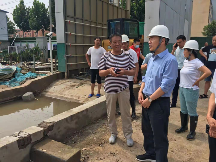 省住建厅党组成员、副厅长李新怀调研指导郑州在建工地复工复产工作