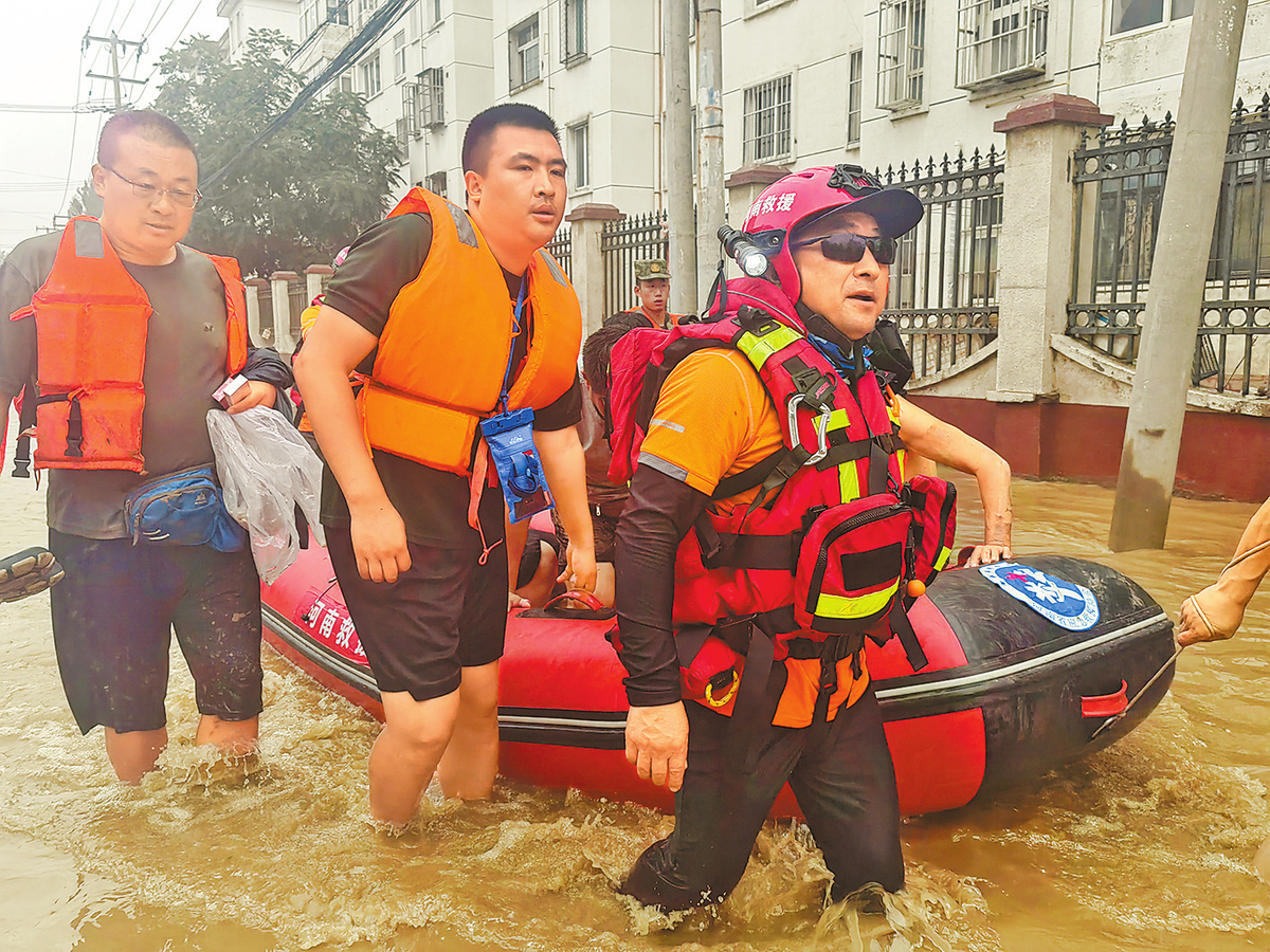 坚决打好防范应对台风这场硬仗丨千里驰援！河南救援队来了——河北省涿州市抗洪救灾一线见闻