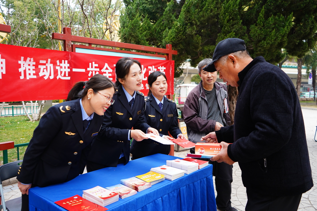 省应急管理厅举行宪法宣誓仪式