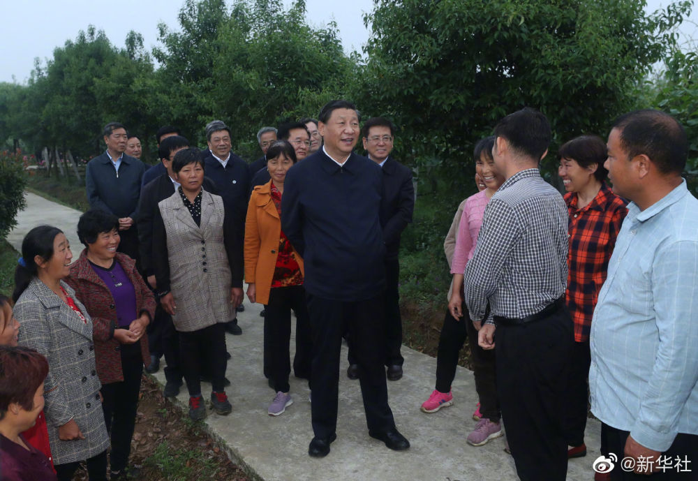 习近平在南阳市淅川县考察南水北调工程