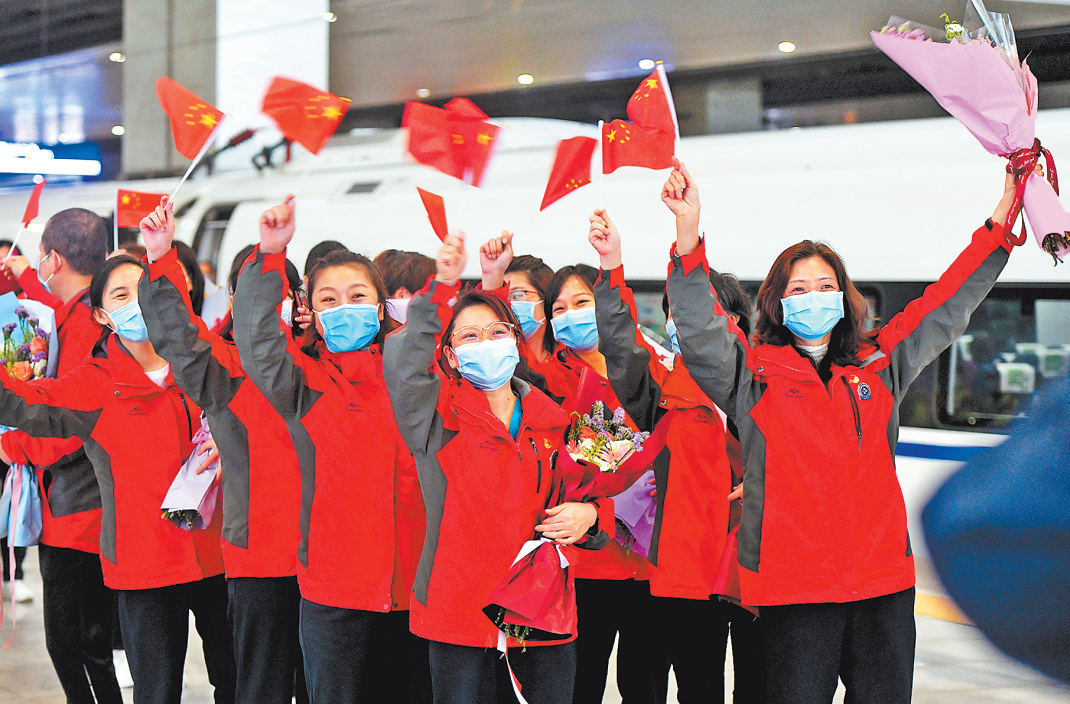 人间最美是团圆 河南省最后357名支援湖北医疗队队员抵郑 至此，1281名队员全部平安归来