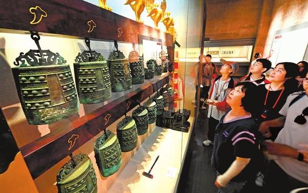 Feel the cultural charm of Kaifeng at museum