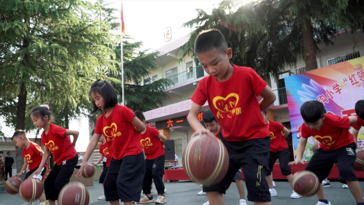 省教育厅对定点帮扶村小学开展六一儿童节慰问