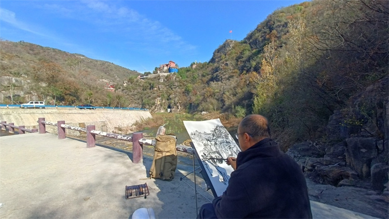 鹤壁：秋景宜人 引得鹤城近郊游持续走俏