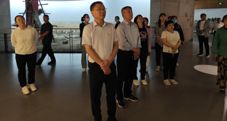 省畜牧总站赴兰考开展主题党日活动