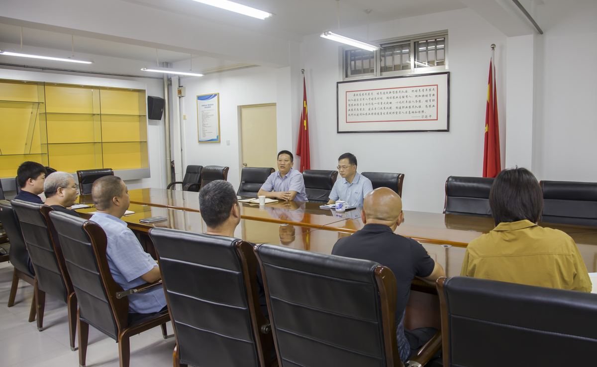 省科教中心召开“八一”转业军人座谈会