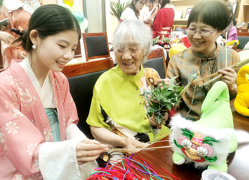 南阳：非遗进校园 青春话传承