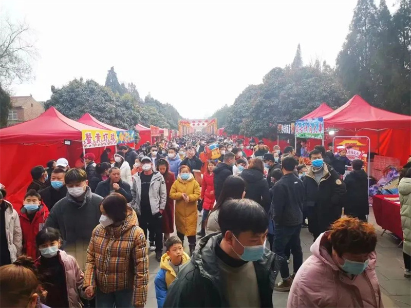 济源：大年初一各景区游客如潮