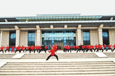 【行走河南·读懂中国】 黄金周的N种打开方式——“动”力十足 收获健康
