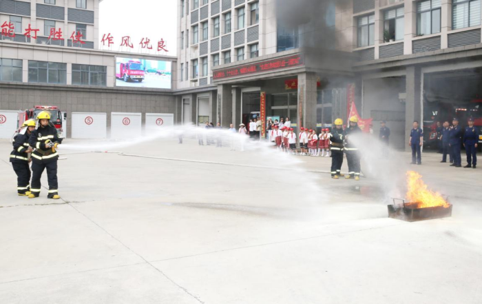 河南油田应急救援中心：“消防站”开放日树形象促安全