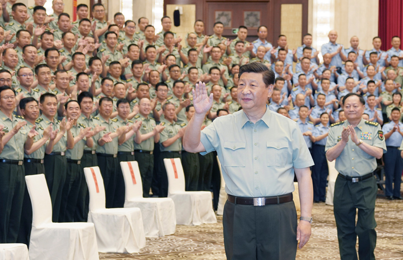 习近平在新疆考察时强调：完整准确贯彻新时代党的治疆方略 建设团结和谐繁荣富裕文明进步安居乐业生态良好的美好新疆